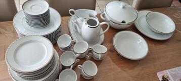 Alt regensburg 72 delig servies wit met zilveren rand  beschikbaar voor biedingen