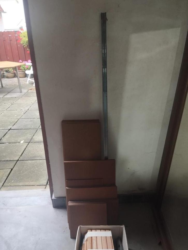 gratis Kewlox kast + extra ondrdelen, Huis en Inrichting, Kasten | Overige, Gebruikt, Ophalen