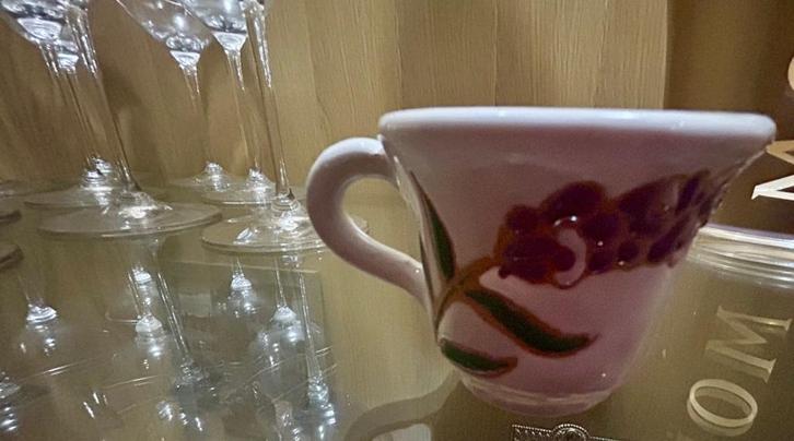2 Espressotasjes mooi versierd - komt uit Toscane,Italia, Verzamelen, Porselein, Kristal en Bestek, Nieuw, Kop en/of schotel, Porselein