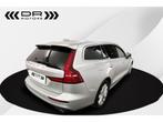 Volvo V60 B4 MOMENTUM GEARTRONIC - LEDER - LED - KEYLESS EN, Auto's, 197 pk, 145 kW, 5 deurs, USB