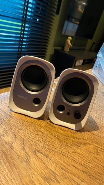 Edifier speakers beschikbaar voor biedingen