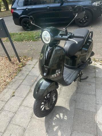 Neco scooter klasse A rijd 2900km zeer goede staat.bj 2011 beschikbaar voor biedingen