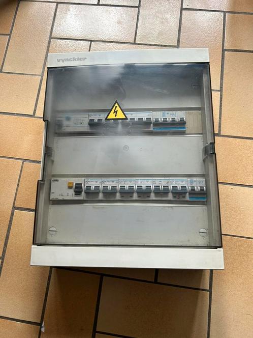 Coffret électrique 2 étage, Doe-het-zelf en Bouw, Elektriciteit en Kabels, Gebruikt, Ophalen
