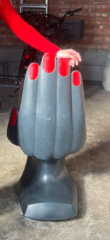 Vintage European Touch LTD 2 Hand chair beschikbaar voor biedingen