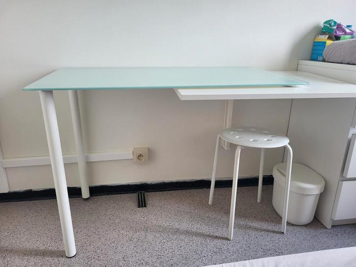 Nieuw tafel/bureaublad in melkglas ikea., Maison & Meubles, Tables | Tables mange-debout, Enlèvement