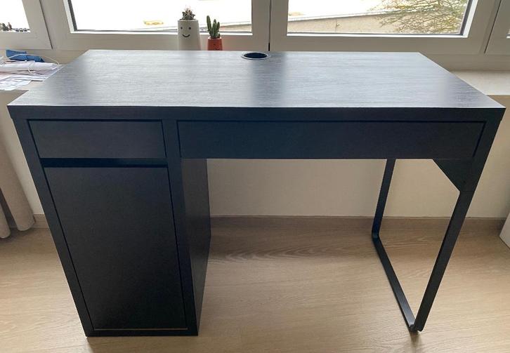 IKEA Micke Bureau (bruin) €15, Huis en Inrichting, Bureaus, Gebruikt, Bureau, Ophalen of Verzenden