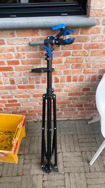 Fiets standaard  o485680884 beschikbaar voor biedingen