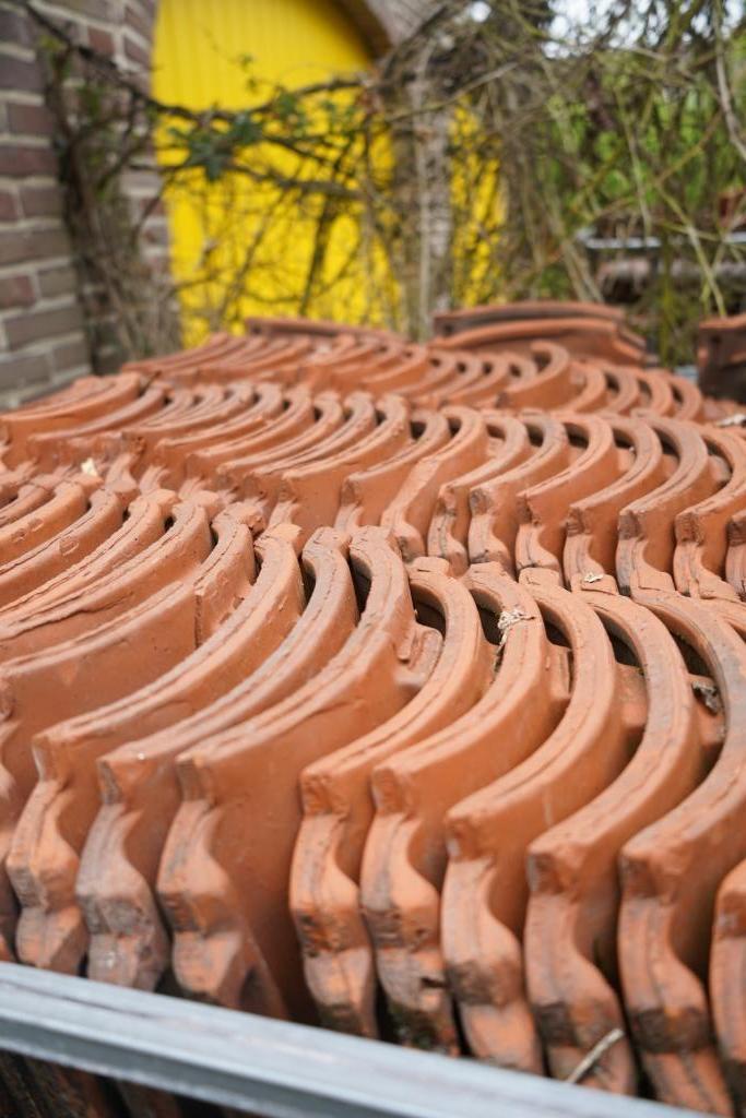 Rustieke OVH dakpannen 1500 tal, Doe-het-zelf en Bouw, Dakpannen en Dakbedekking, Zo goed als nieuw, Dakpannen, Steen of Klei