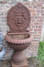 Fontaine murale en fonte, Enlèvement, Utilisé, Fonte, Fontaine