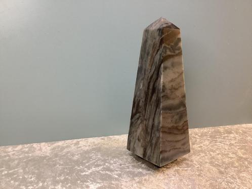 Obelisk in grijs marmer. 168/AF., Verzamelen, Mineralen en Fossielen, Ophalen