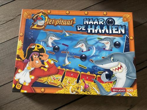 Gezelschapsspel Piet Piraat ‘Naar de haaien’, Hobby en Vrije tijd, Gezelschapsspellen | Bordspellen, Nieuw, Ophalen of Verzenden