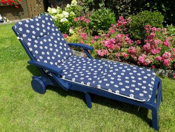 chaise longue disponible aux enchères