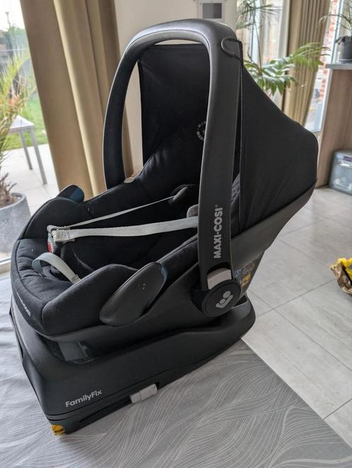 Maxi Cosi + familyfix, Kinderen en Baby's, Autostoeltjes, Zo goed als nieuw, Isofix, Ophalen of Verzenden
