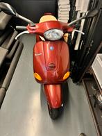 Vespa 50 cc, Fietsen en Brommers, Ophalen, Zo goed als nieuw