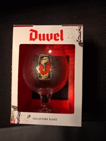 duvel glas beschikbaar voor biedingen