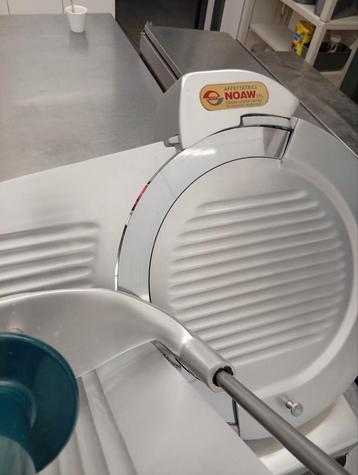 Professionele snijmachine  beschikbaar voor biedingen