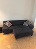 Xooon antraciet grijze zetel met poef en salontafel, Huis en Inrichting, Ophalen, Gebruikt, Tweepersoons, 75 tot 100 cm