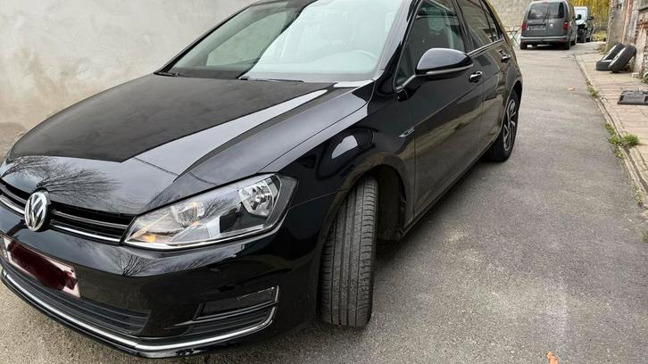 Golf 7 1200tsi euro 6, Autos, Volkswagen, Particulier, Golf, Essence, Euro 6, Berline, 5 portes, Boîte manuelle, Noir, Gris, Tissu