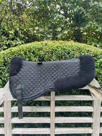 Tapis de selle en fourrure, Enlèvement ou Envoi, Comme neuf, Couverture