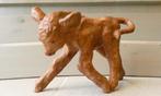 terracotta beeldje van een kalfje., Ophalen of Verzenden