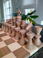 Uniek handgemaakt houten design schaakspel ., Hobby en Vrije tijd, Ophalen, Zo goed als nieuw