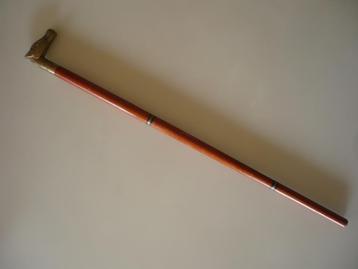 driedelige wandelstok met paardenhoofd  beschikbaar voor biedingen