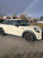 Mini one 2016 benzine, Auto's, Stof, Navigatiesysteem, Wit, Handgeschakeld