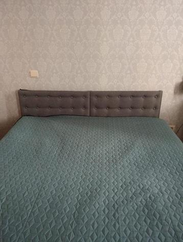 Zo goed als nieuw: groot bed 200x160cm  beschikbaar voor biedingen