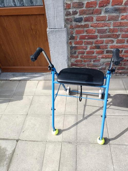 Tribune deambulateur pliable avec 2 pieds 2 roues et siège, Diversen, Rollators, Opvouwbaar, Ophalen