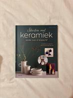 Boek: Starten met keramiek zonder oven of draaischijf, Hobby en Vrije tijd, Pottenbakken, Ophalen, Zo goed als nieuw