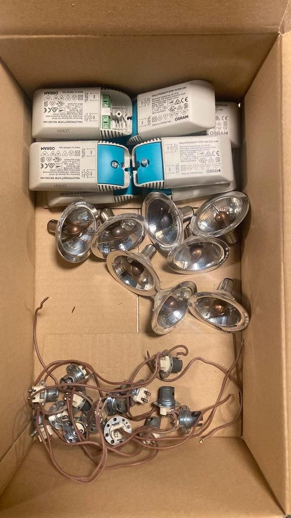 Set halotronic dimtransfo’s en Osram halogeenlampen, Maison & Meubles, Lampes | Spots, Utilisé, Spot encastrable ou Spot mural