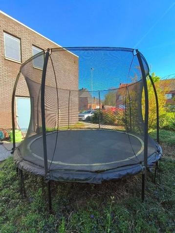 Trampoline beschikbaar voor biedingen