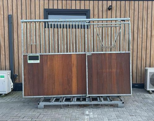 Corton boxen | Hardhout, Dieren en Toebehoren, Stalling en Weidegang, Opfok, Stalling, Weidegang, Accessoires