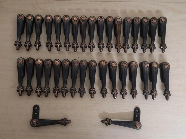 Metalen clips voor het bevestigen van trapmatten., Doe-het-zelf en Bouw, Overige Doe-Het-Zelf en Bouw, Zo goed als nieuw, Ophalen