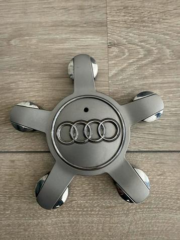 Originele Audi naafdoppen beschikbaar voor biedingen
