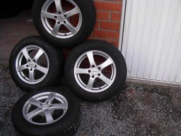 VW Tiguan - 215/65 R16 98H beschikbaar voor biedingen