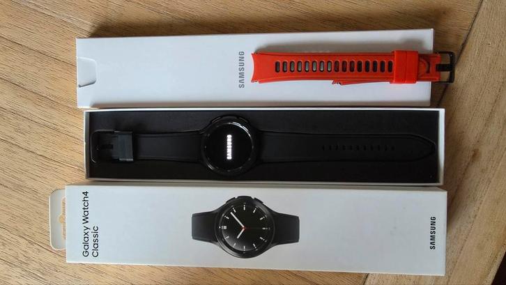 Galaxy watch4 classic 46mm NEUVE, Handtassen en Accessoires, Horloges | Heren, Zo goed als nieuw, Ophalen