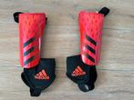 Nieuwe scheenbeschermers Predator van Adidas, Sport en Fitness, Voetbal, Ophalen of Verzenden, Nieuw, Overige typen