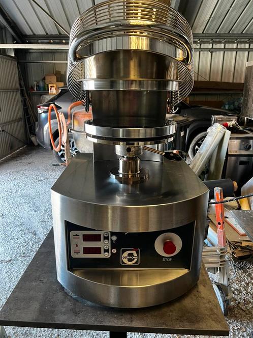 Formeuse a pizza de la marque cuppone, Zakelijke goederen, Horeca | Keukenapparatuur, Overige typen, Nieuw zonder verpakking, Ophalen