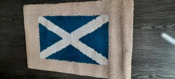 klein karpet beschikbaar voor biedingen