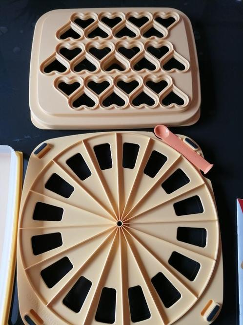 Croissant party et raviole party TUPPERWARE, Huis en Inrichting, Keuken | Tupperware, Gebruikt, Bus of Trommel, Ophalen of Verzenden