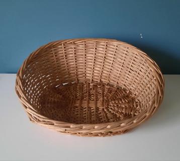 Rieten opbergmandje  beschikbaar voor biedingen
