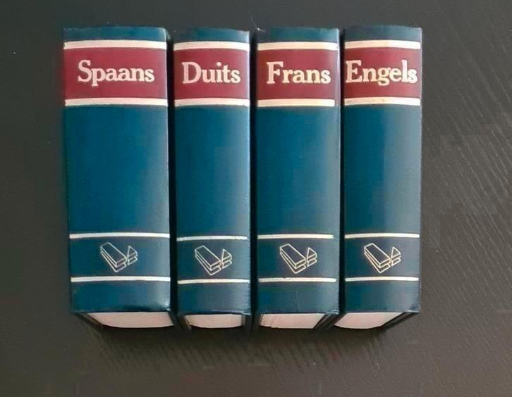 Setje van 4 woordenboekjes, ook leuk als decoratie, Huis en Inrichting, Woonaccessoires | Overige, Ophalen of Verzenden