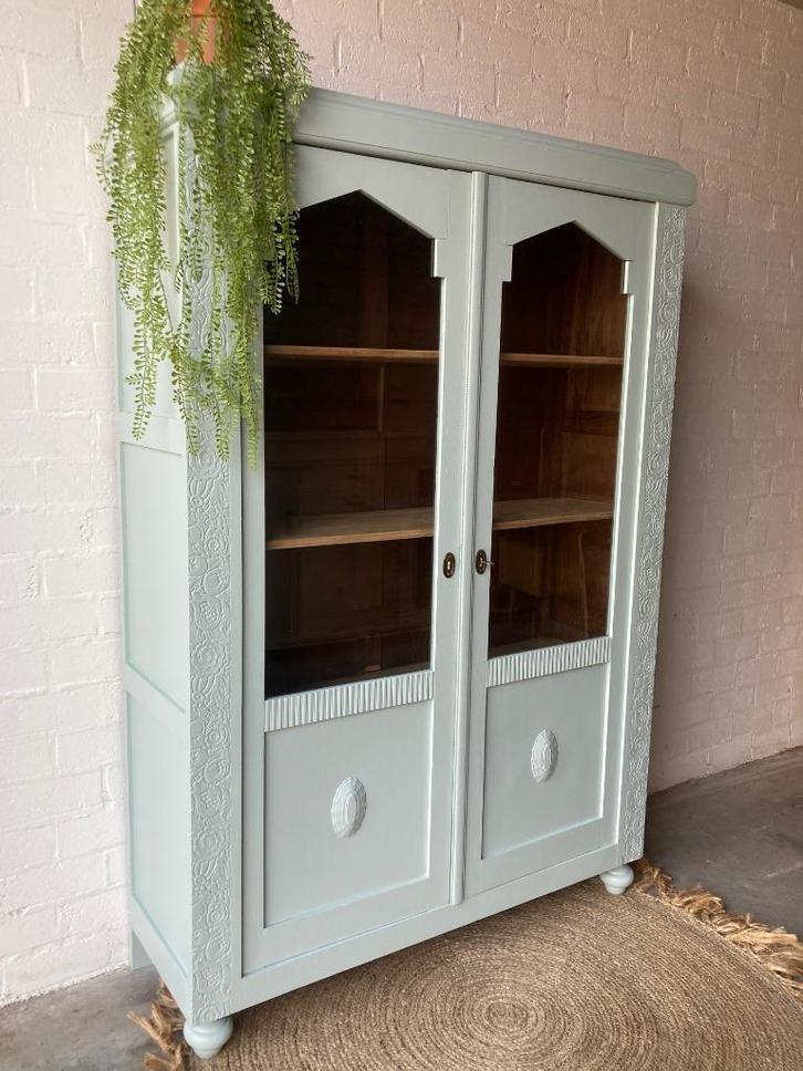 Antiek vintage vitrinekast restyled, Huis en Inrichting, Kasten | Vitrinekasten, Gebruikt, 150 tot 200 cm, 100 tot 150 cm, 25 tot 50 cm