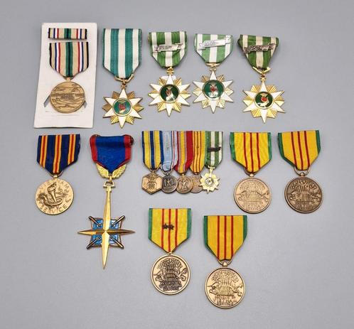 US Vietnam Campaign & ARVN Distinguished Service Medal, Verzamelen, Militaria | Algemeen, Landmacht, Lintje, Medaille of Wings
