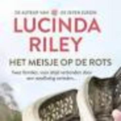 Het meisje op de rots Lucinda Riley 496 blz, Boeken, Romans, Zo goed als nieuw, Ophalen of Verzenden