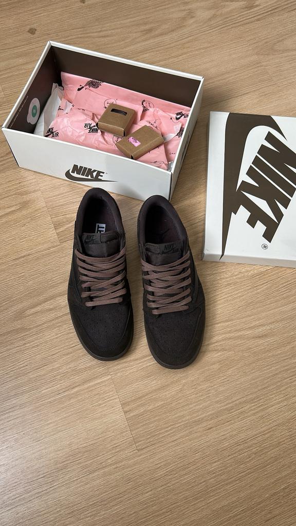 Travis Scott x Nike Air Jordan 1 Low OG, Kinderen en Baby's, Babykleding | Schoentjes en Sokjes, Zo goed als nieuw, Jongetje of Meisje
