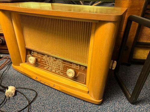 Oude radio Novak 631, Antiek en Kunst, Antiek | Tv's en Audio, Ophalen