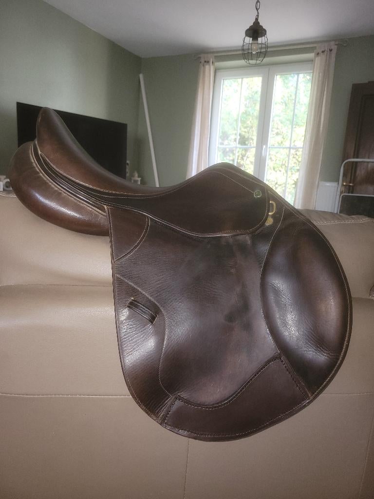 Selle LJ leathers 16 pouces brune., Animaux & Accessoires, Chevaux & Poneys | Selles, Enlèvement, Utilisé, Obstacle