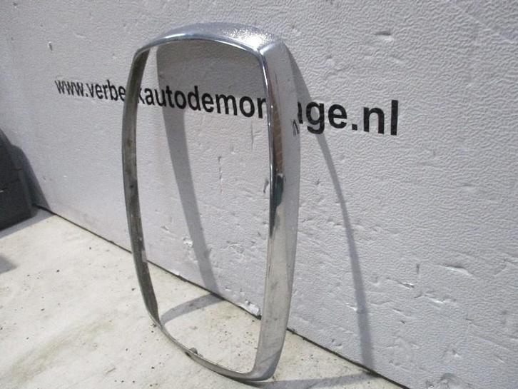 KOPLAMP RECHTS sierring Mercedes-Benz / 8 (W115) (100-710), Auto-onderdelen, Verlichting, Mercedes-Benz, Gebruikt